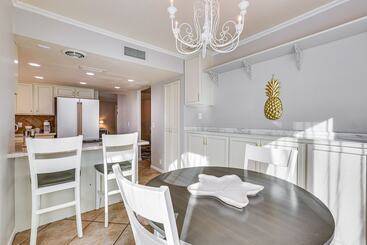 Pet Friendly Tempe Home W/ Private Hot Tub!