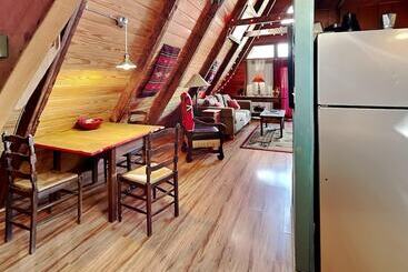 Pine Tin Inn