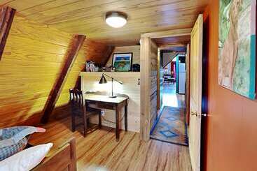 Pine Tin Inn