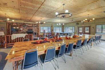 קוטג'' Quaint Deborgia Retreat: Black Diamond Guest Ranch