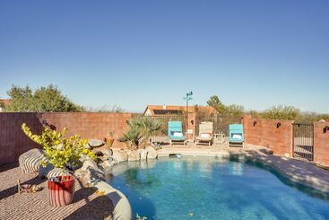 별장 Sierra Vista Home W/ Private Pool & Game Room