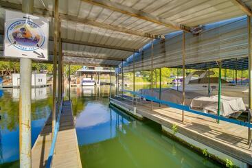 Spacious Grand Lake Lodge: Dock, Views & Grill!