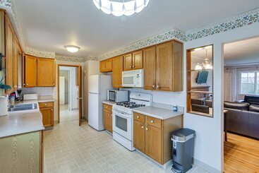 بيت ريفى Spacious Lakewood Home   10 Mi To Downtown Tacoma!