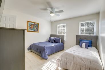 Stylish Marietta Home W/ Deck   Near Truist Park!