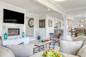 Stylish Marietta Home W/ Deck   Near Truist Park!