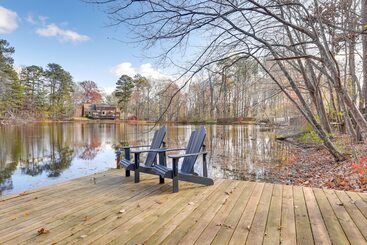 Stylish Marietta Home W/ Deck   Near Truist Park!