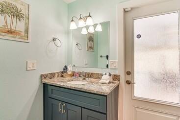 קוטג'' Waterfront North Fort Myers Home W/ Private Pool!