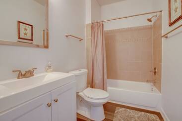 Centrally Located Memphis House: 2 Mi To Beale St!