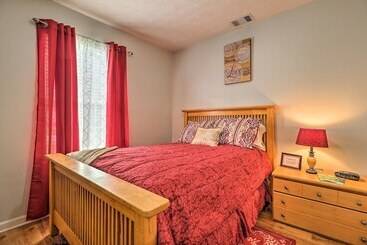 Classic Southern Family Home   6 Mi To Atlanta!