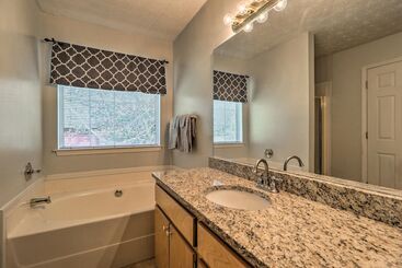 Classic Southern Family Home 6 Mi To Atlanta!