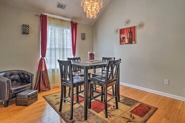 Classic Southern Family Home   6 Mi To Atlanta!