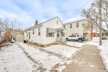 Cozy Wausau Home W/ Fireplace & Hot Tub Access