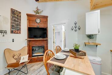 بيت ريفى Near Main Street W/ Hot Tub: Retreat In Hiawassee!