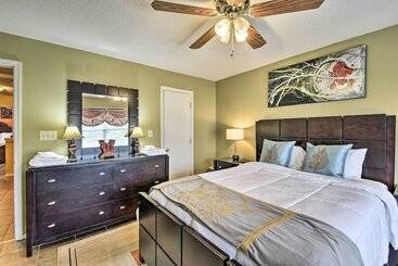 Hampton Home W/ Fireplace + Close To Beaches!