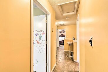 Hampton Home W/ Fireplace + Close To Beaches!