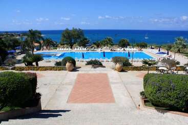 مسافرخانه Villaggio Club Dolomiti Sul Mare