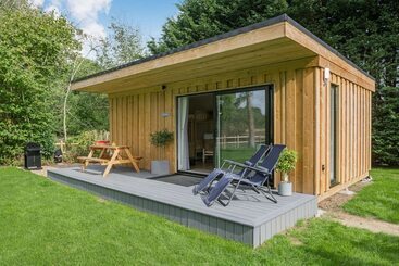 هتل Luxury City To Country Retreat Lodge With Hot Tub