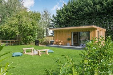 هتل Luxury City To Country Retreat Lodge With Hot Tub
