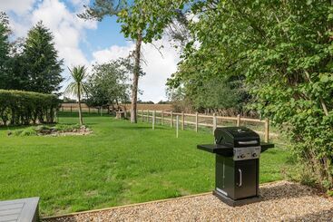 هتل Luxury City To Country Retreat Lodge With Hot Tub