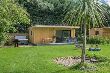 هتل Luxury City To Country Retreat Lodge With Hot Tub