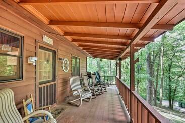 کلبه Idyllic Blue Ridge Cabin ~ 1 Mi To Downtown!