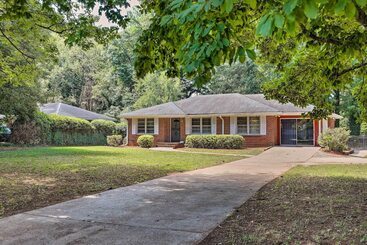 Decatur Home W/ Yard ~ 9 Mi To Downtown Atlanta!