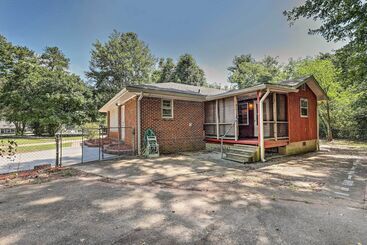 Decatur Home W/ Yard ~ 9 Mi To Downtown Atlanta!