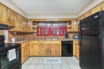 Decatur Home W/ Yard ~ 9 Mi To Downtown Atlanta!