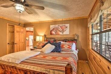 بيت ريفى Luxe Fightingtown Creek Cabin: 2 King Suites & Spa