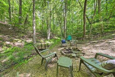 Peaceful Forest Escape W/ Game Room + Hot Tub