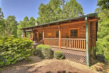 Peaceful Forest Escape W/ Game Room + Hot Tub