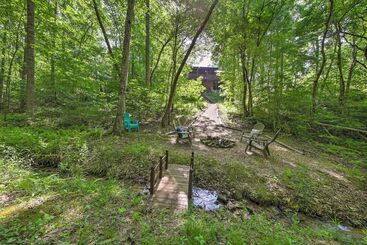 Peaceful Forest Escape W/ Game Room + Hot Tub