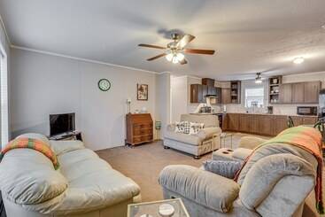 بيت ريفى Pet Friendly Home ~ 10 Mi To Hocking Hills!