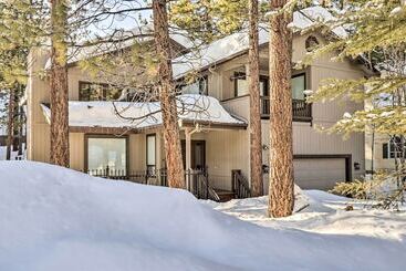 Pet Friendly Stateline Home < 2 Mi To Lake Tahoe!