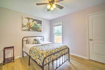 Picturesque Kennesaw Home W/ Private Backyard