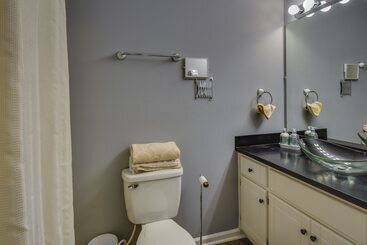 Quaint Athens Retreat ~ 5 Mi To Downtown!