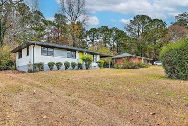 کلبه Decatur Home W/ Yard, 13 Mi To Downtown Atlanta!