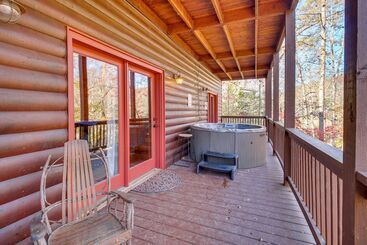 بيت ريفى Riverfront Cabin W/ Wraparound Decks & Fire Pit!