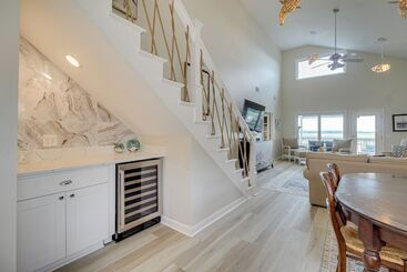 Riverfront Savannah Retreat W/ Private Dock!