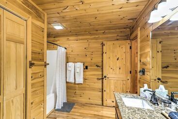 Serene Blue Ridge Cabin ~ 3 Mi To Downtown!