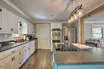 2 Mi To Lake: Blue Ridge  Yellowbird Cottage