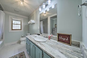2 Mi To Lake: Blue Ridge  Yellowbird Cottage