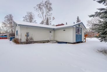Spacious Fairbanks Home W/ Fireplaces!