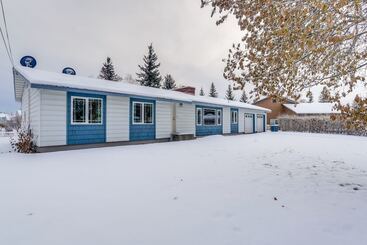 Spacious Fairbanks Home W/ Fireplaces!
