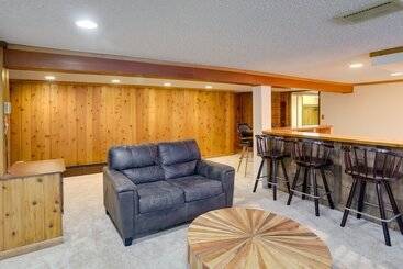Spacious Fairbanks Home W/ Fireplaces!