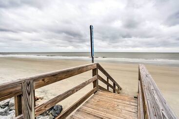 Stunning St Simons Island Home W/ Yard Near Beach!