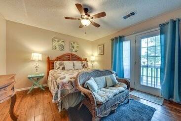 Stunning St Simons Island Home W/ Yard Near Beach!