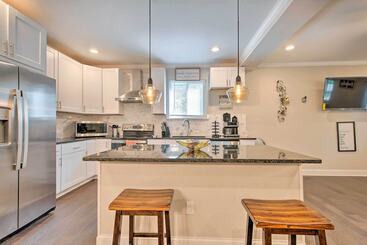 Stylish College Park Home W/ Private Garden!
