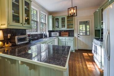 Stylish Jackson Home: Walk To Dining & Shops!