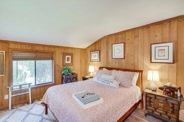 Sunriver Resort Home: Near Skiing, Town & Trails